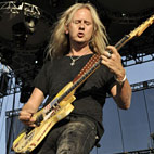 Jerry Cantrell: 'If You Can't Play You Shouldn't Be Onstage'