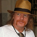 Axl Rose Gives First TV Interview In 20 Years, Reveals Support For Obama