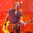 Keith Urban Returning To Stage After Surgery