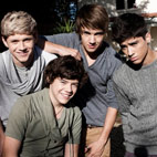 One Direction Cover Oasis' 'Wonderwall'
