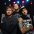 Blink-182 Unveil 'Folky' Christmas Song 'Boxing Day' - Listen