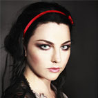 Evanescence Singer Falls On Stage In New York City