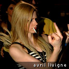avril lavigne finger