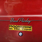 Brad Paisley: Moonshine In The Trunk