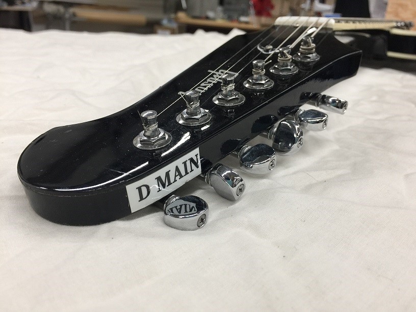 The Story Behind Dave Grohl's Signature Guitar Ultimate Guitar