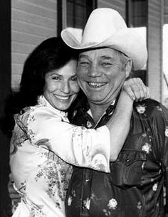 Loretta Lynn, Country Music Star and Symbol of Rural Resilience, Dies at  90. | Ultimate Guitar