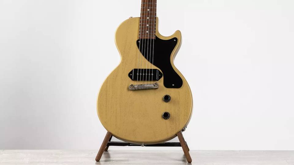 Gibson Opens a Virtual UK Demo Shop in Partnership with Reverb Pre