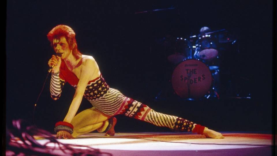 Story Behind David Bowie Album Cover That Spawned Many Conspiracy ...