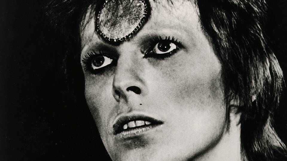 Story Behind David Bowie Album Cover That Spawned Many Conspiracy ...