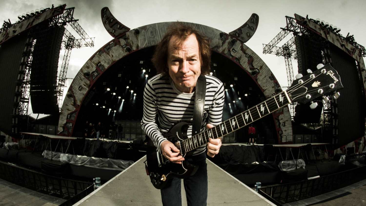 How to Play AC/DC's 'Thunderstruck': Picking Technique, Timing, and the ...