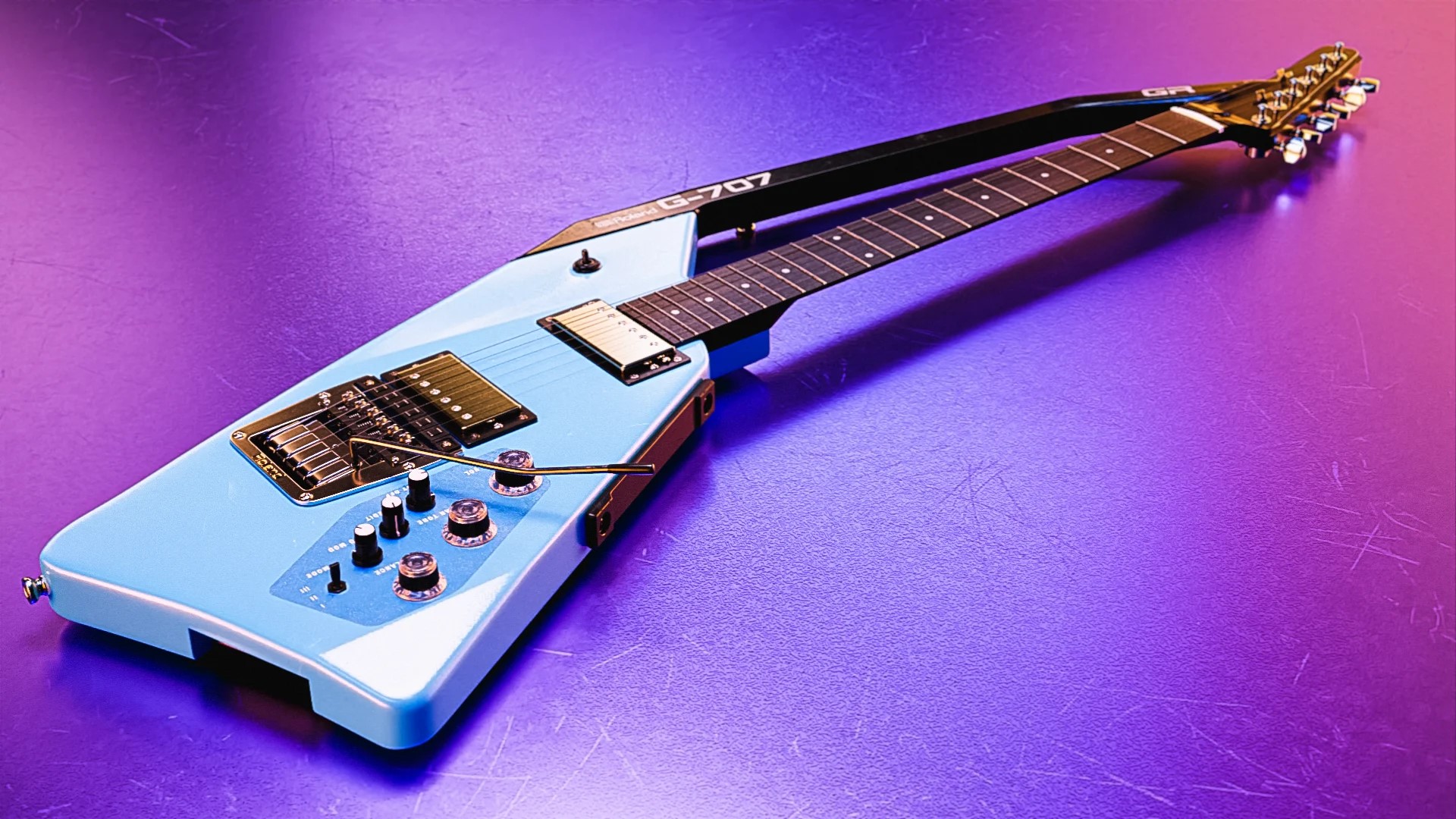 Roland G-707 Synth Guitar: History, Specs and the GR-700 Rig
