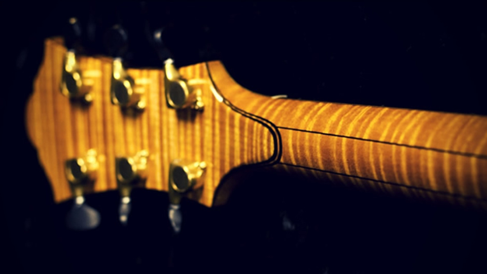 Flat vs. Angled Headstocks Guitar Lessons