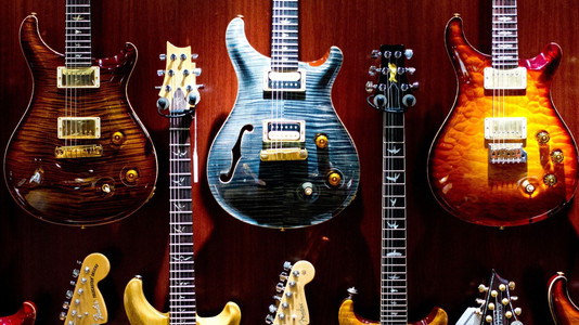 4 Vibrato Tips That Make Your Guitar Playing Sound Great
