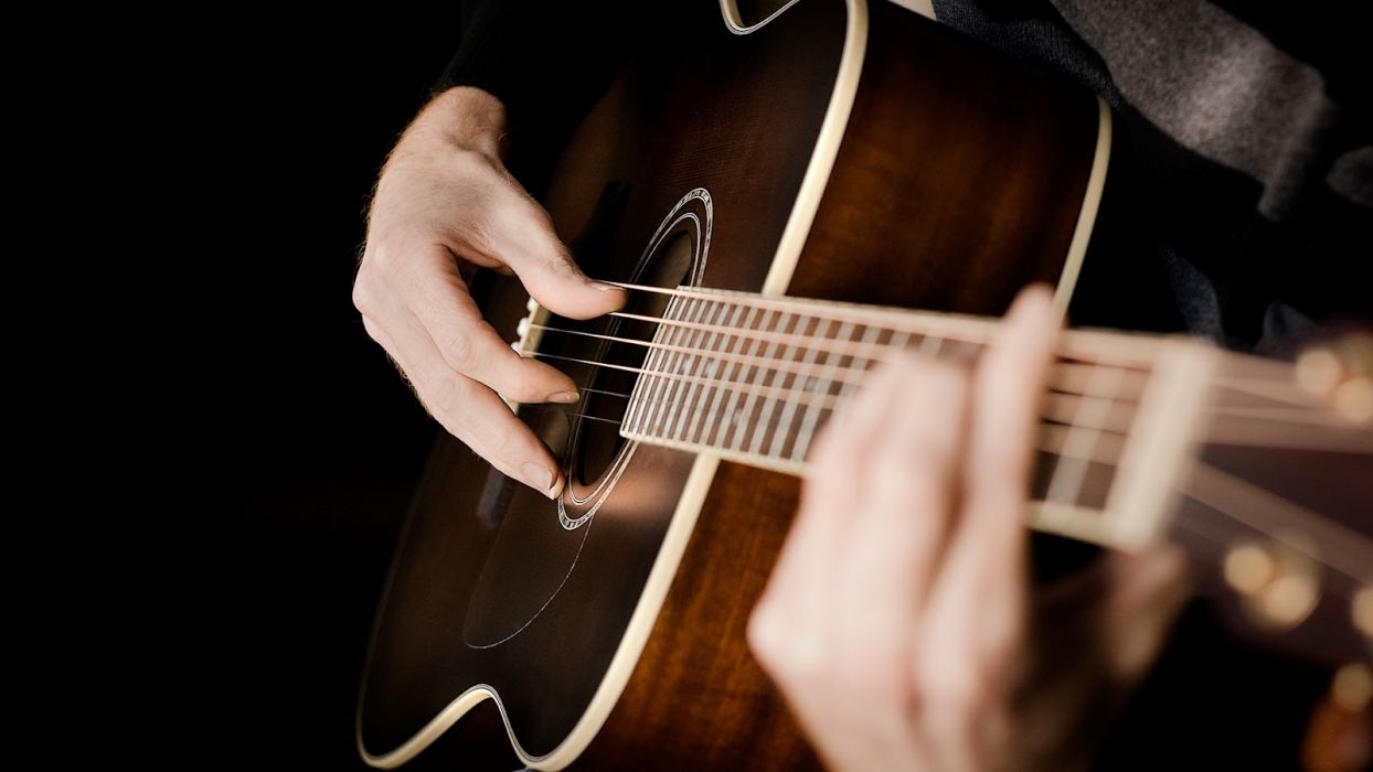 "The Amazing 'Triangle' Chord Shape" Ultimate Guitar