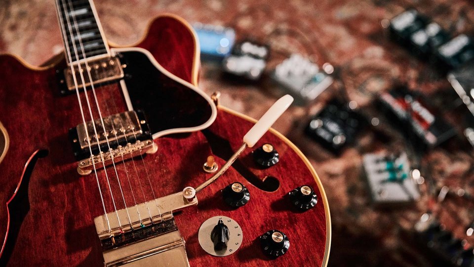 What You Need to Know About Buying Electric Guitar as a Beginner