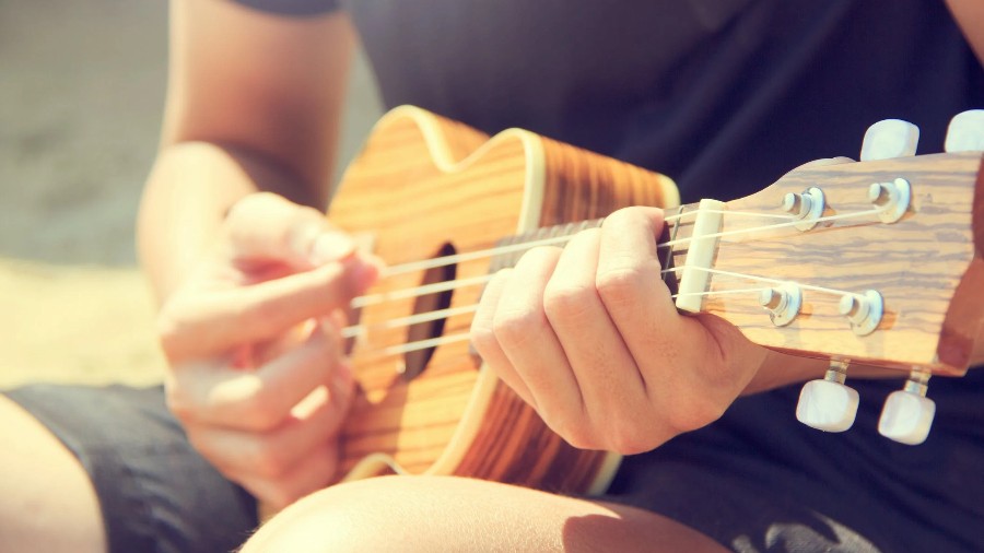 Photo of Switching From Guitar To Ukulele: A Simple Advice For Understanding Chords [Lessons]