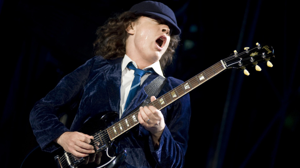 7 Most Underrated Solos By Angus Young Articles Ultimate Guitar Com