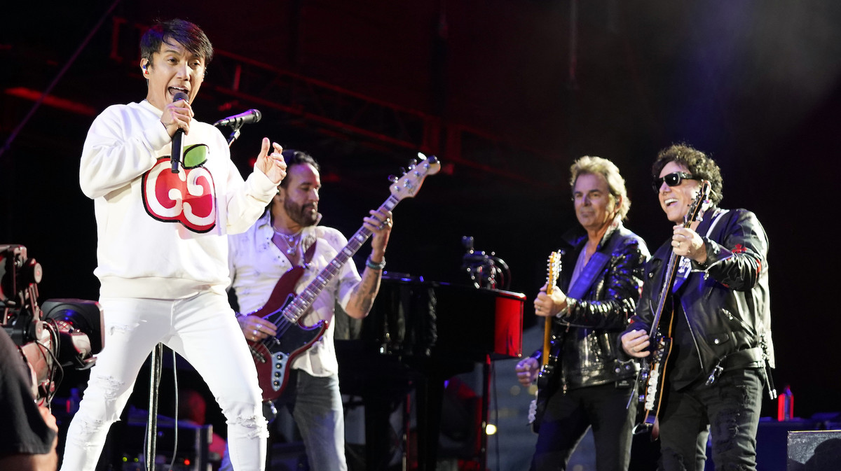 Here's What Journey Sounds Like Live in 2022 on Their 'Freedom' US