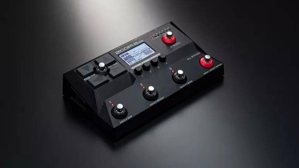 Zoom Launches B2 Four Compact Bass MultiFx and Amp Emulator Pedal