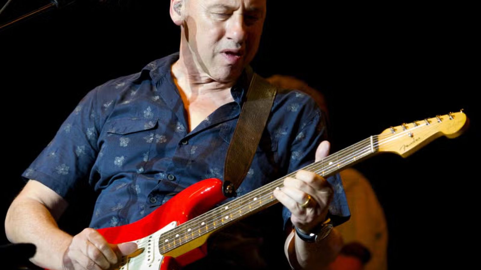 Mark Knopfler Explains Why Using a Pick Is Fantastic Says His Fingerstyle Was a Mess at First Ultimate Guitar