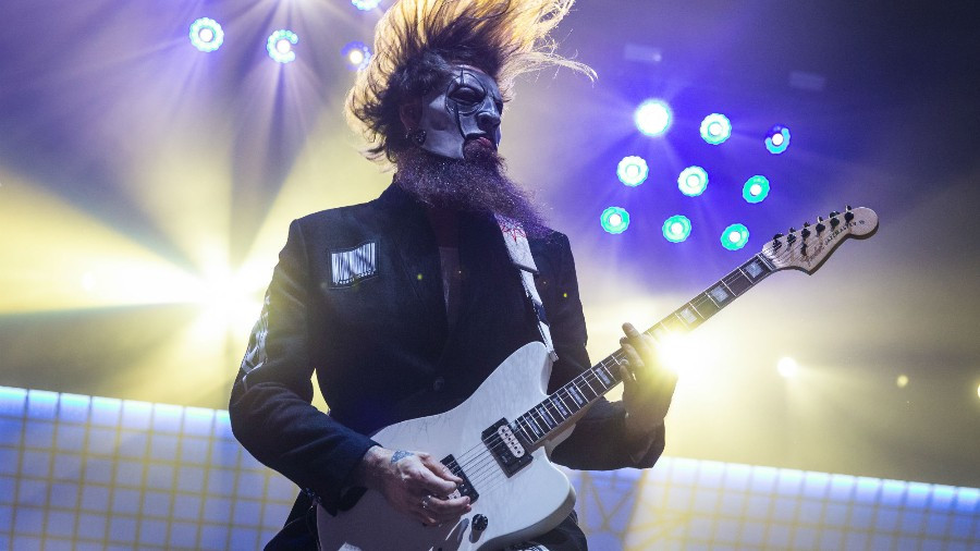 Slipknot s Jim Root Says He s Very Undisciplined About Practice Talks How Long It s Been Since He Last Picked Up Guitar Strange String Gauge He Uses Ultimate Guitar