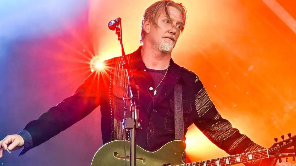 how tall is josh homme