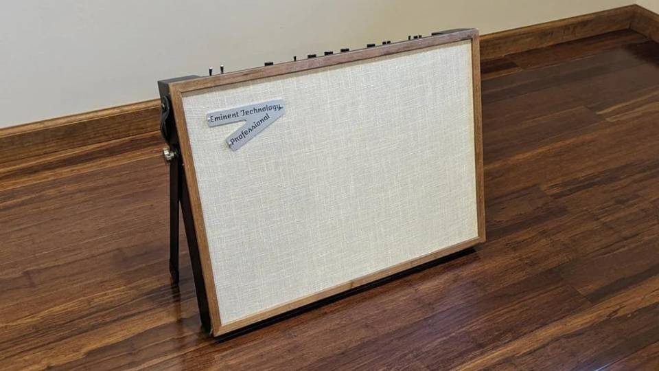 !*H様 ファズ Instruments for a New Electric Eminent Technology Unveils 'The World's First Flat Panel Active
