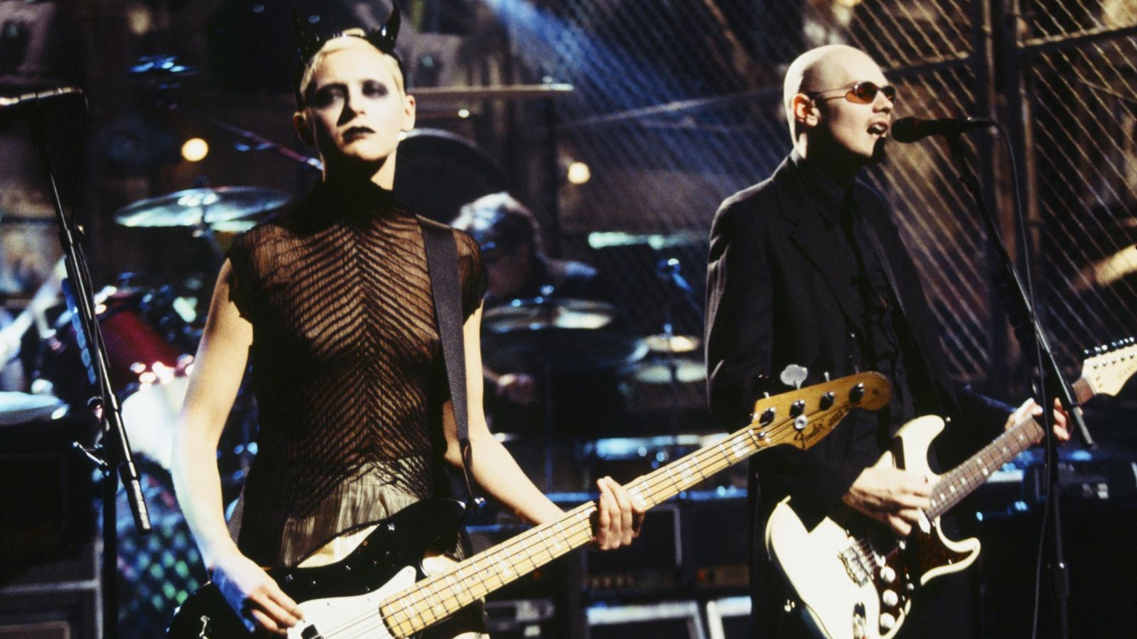 Billy Corgan Opens Up on D'arcy Wretzky's Value to The Smashing Pumpkins'  History, Says Records With Her Are 'Very Important': 'A Shame There Wasn't  More' | Ultimate Guitar, image size:1600x900