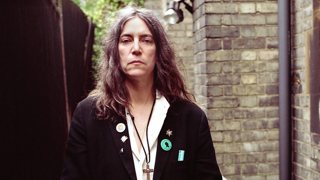 Patti Smith S Performance Of Horses Calls A Sold Out Crow At Minneapolis To Arms Music News Ultimate Guitar Com