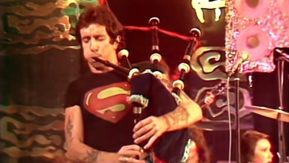How Did Bon Scott Wind Up Playing Bagpipes on 'High Voltage' Classic