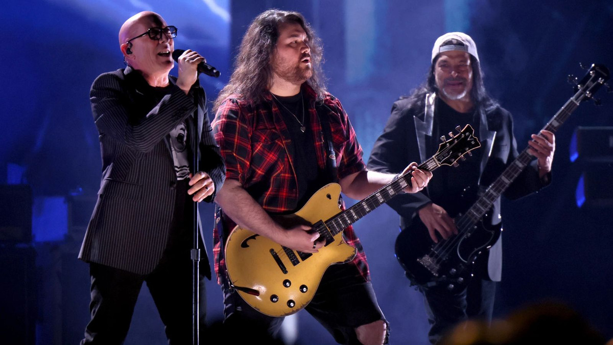 ozzy osbourne with robert trujillo
