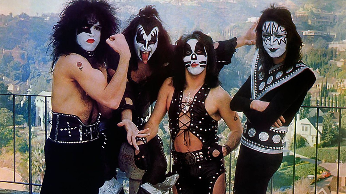 Gene Simmons Says He 'Personally Invited' Ace Frehley and Peter Criss to  Play at Final Kiss Concert: 'I Did, But They Said No' | Ultimate Guitar