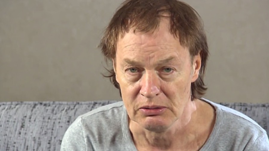does angus young still smoke cigarettes Angus Young Explains What He Must Do Before Every AC/DC Show, Speaks Up on  Surprising Onstage Fear