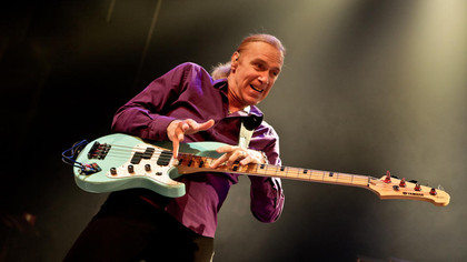Billy Sheehan Gives Bass Playthrough of Mr. Big's 'Daddy, Brother