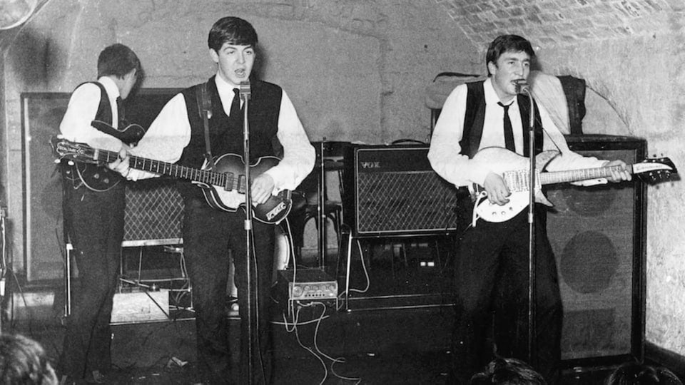 John Lennon on The Beatles and George Martin: 'We Did a Lot of Learning  Together' | Ultimate Guitar