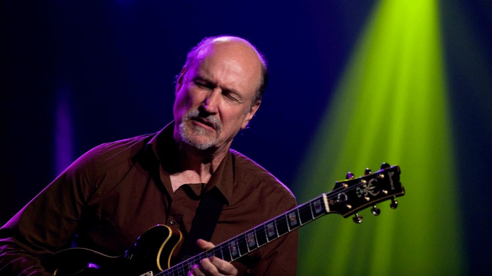 Jazz Legend John Scofield on Playing Guitar With a Looper 'It's the