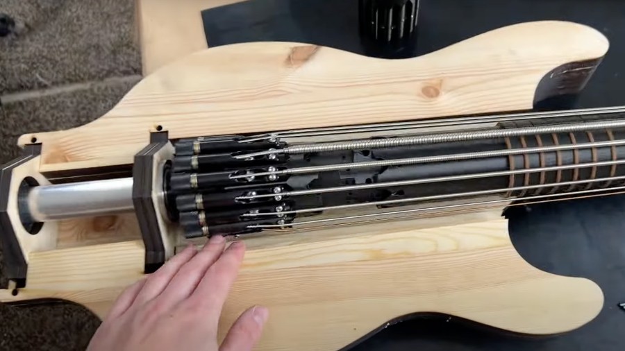 A Guitar With a Spinning 360Degree Neck? Yeah, That Now Exists