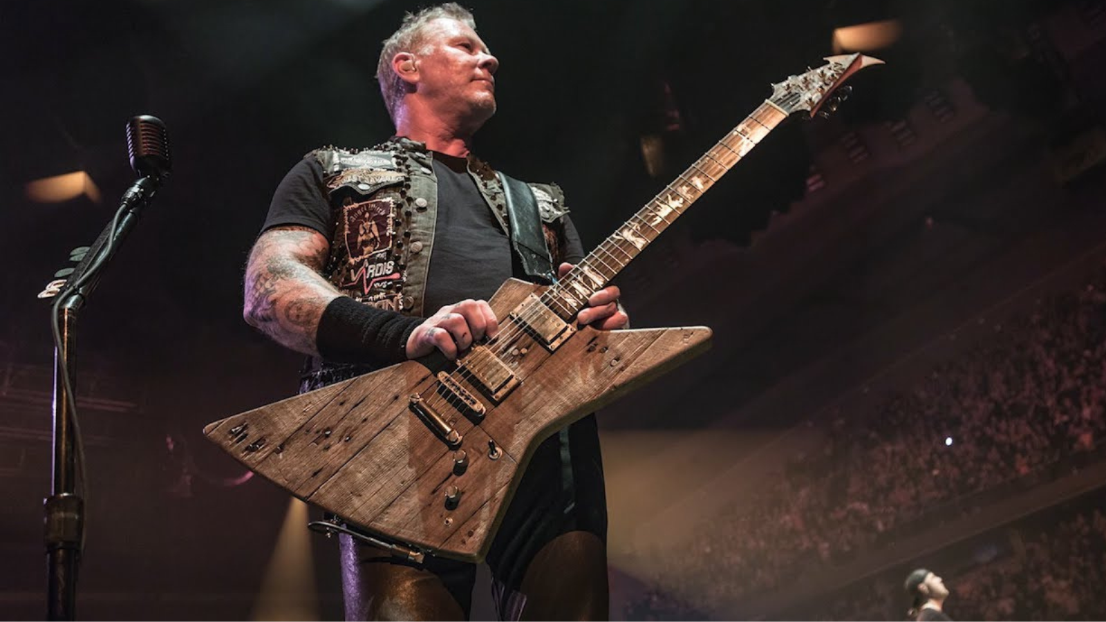 This Man Made James Hetfield's Most Sentimental Guitar. He Reveals What Was  His Biggest Challenge | Ultimate Guitar, image size:1600x900