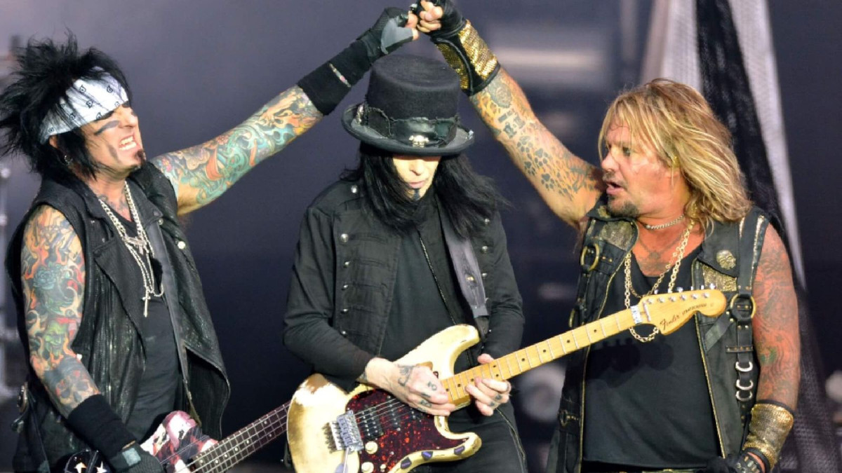 Mick Mars Loses Legal Battle Against Mötley Crüe, Ordered to Pay Damages to  the Band | Ultimate Guitar