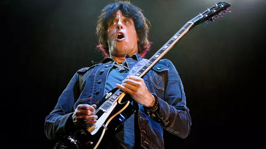 STP's Dean DeLeo Names 10 Guitarists Who Blew His Mind Music News