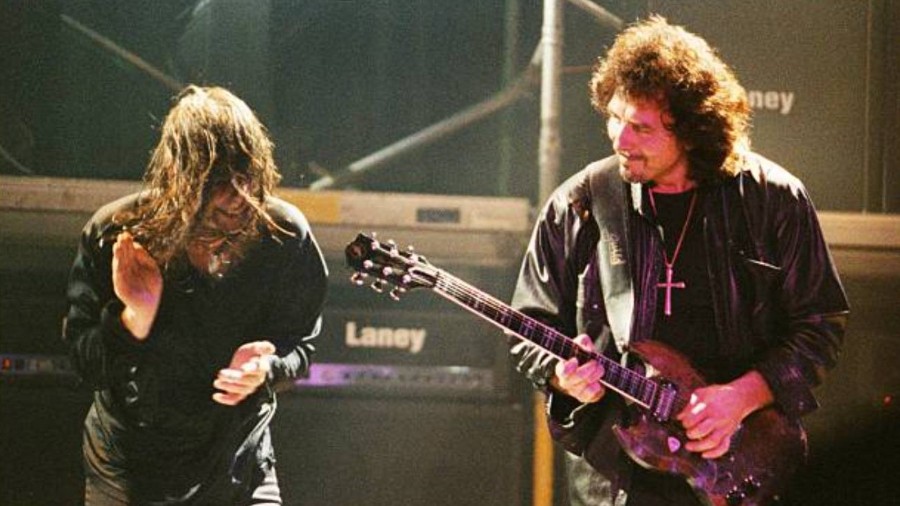 10 Lesser Known But Awesome Songs From Famous Rock Bands That Need More