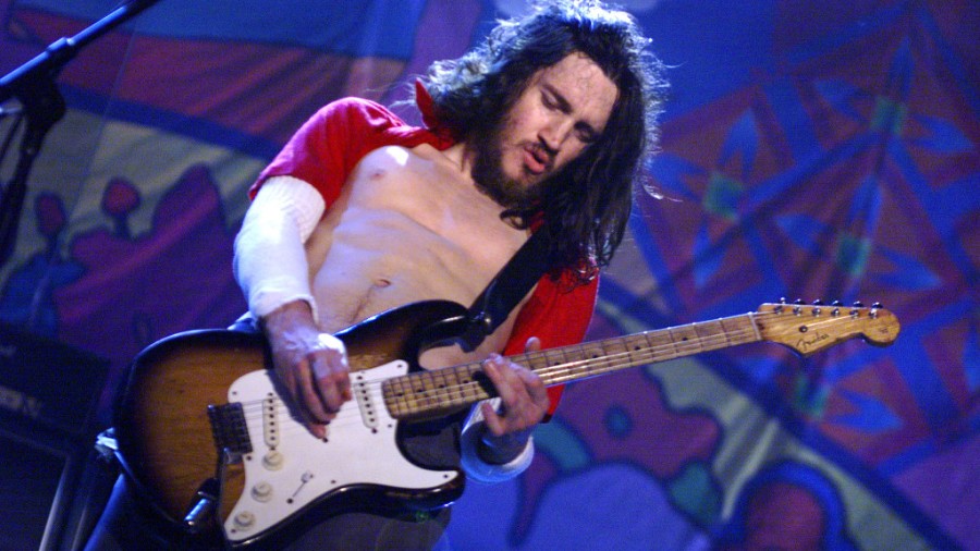 Musician Explains Why Is John Frusciante's Guitar in 'Scar Tissue' Out