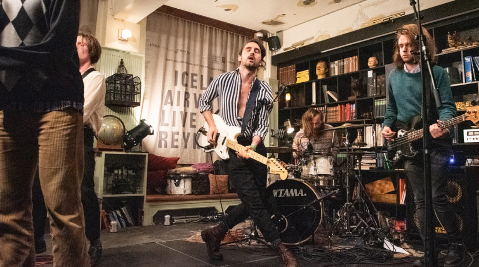 Modern Punk Rocker 5 Great Guitar Moments From Modern Punk Rock | Ultimate Guitar