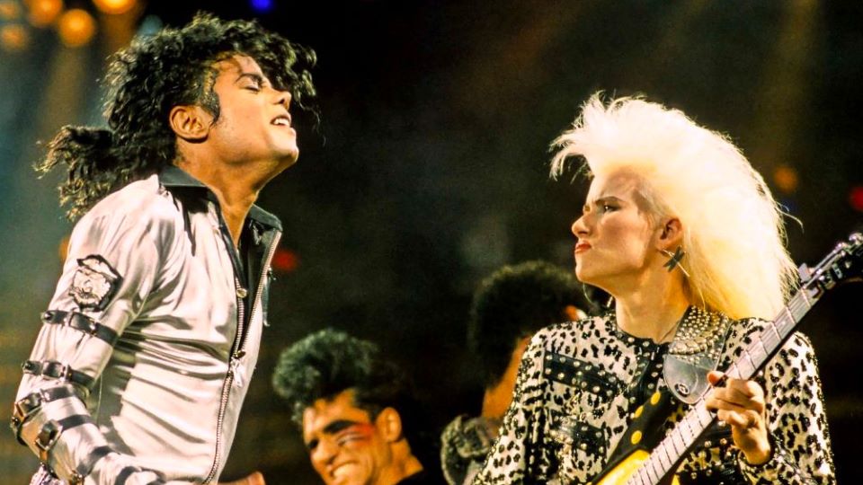 Michael Jackson Guitarist Shares Opinion On Female Guitarists Relying
