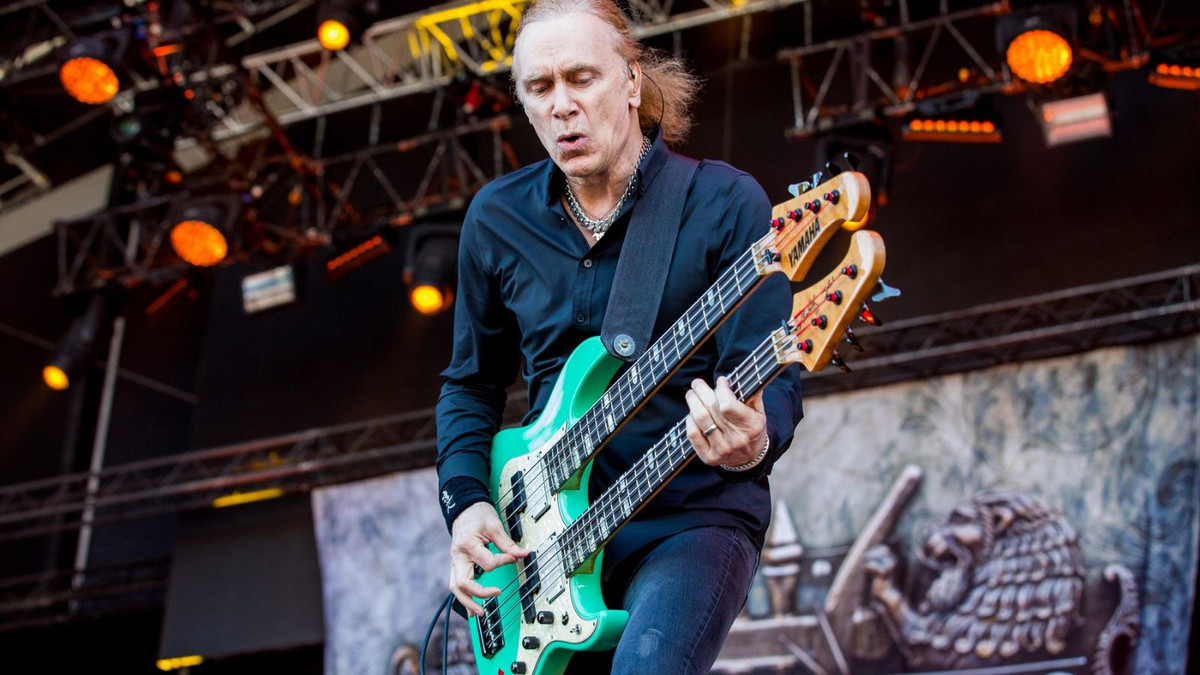 'I Grew Up With Analog, but...': Billy Sheehan Explains Major Advantage ...