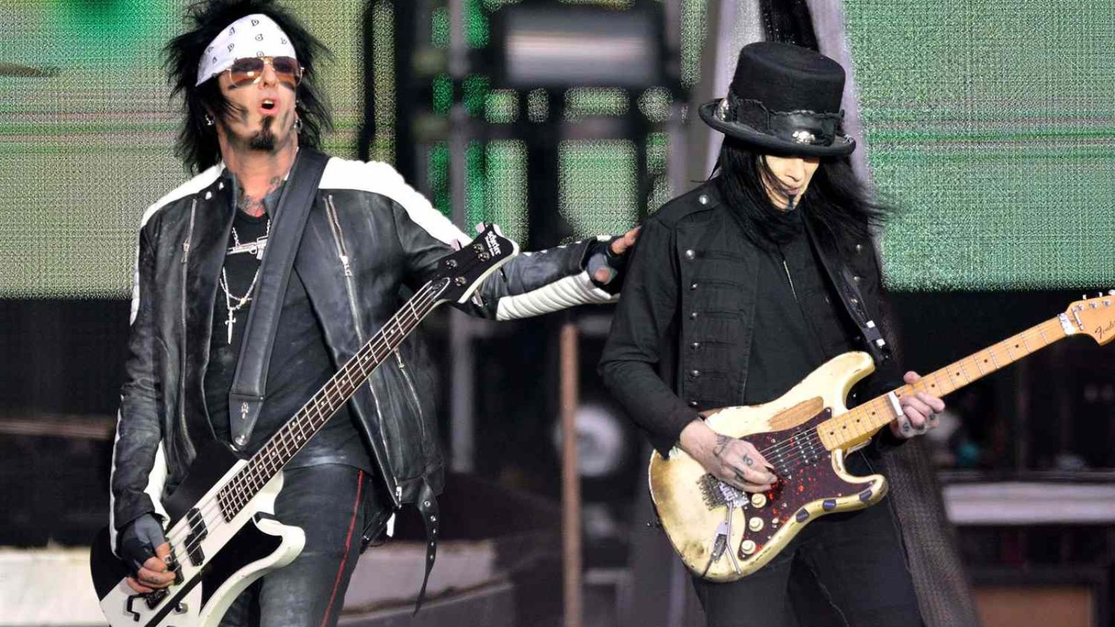 Mötley Crüe's Nikki Sixx Responds to Mick Mars's Playback Allegations,  Opens Up on Guitarist's Firing: 'If You Can't Tour, You Can't Tour' |  Ultimate Guitar