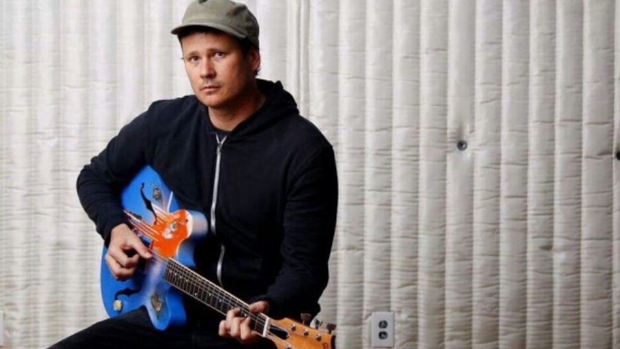 tom delonge pop figure