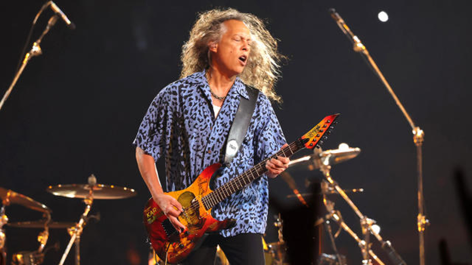 Watch: Kirk Hammett Forgets Solo Halfway Through Live Performance ...