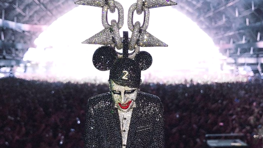 Rapper Lil Uzi Vert Had a 220 000 Chain in the Shape of Marilyn Manson Made for Himself Ultimate Guitar