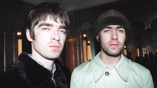 Liam Gallagher Apologizes to Coldplay's Chris Martin, But Not His Brother Noel